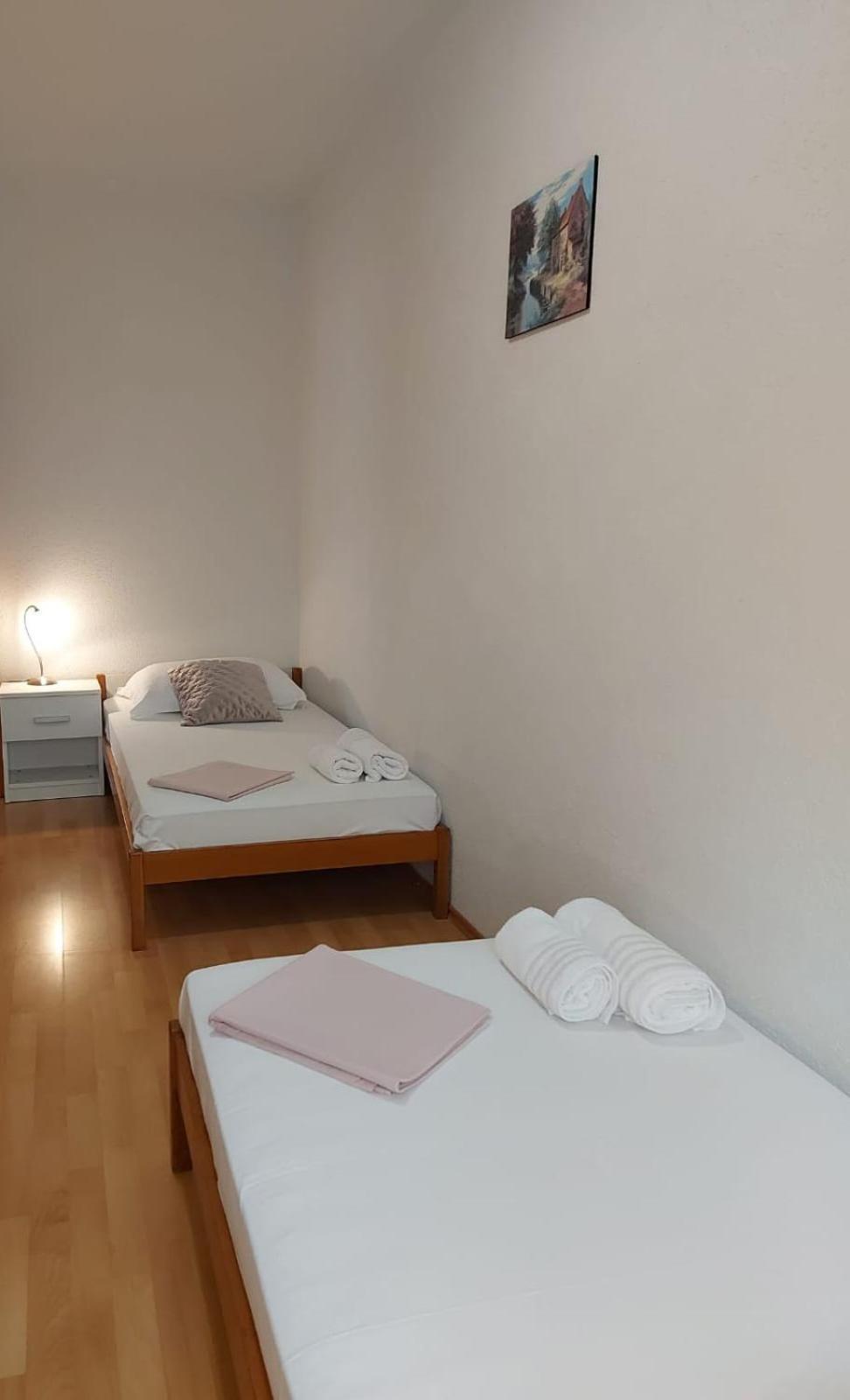 Apartments Gojevic Bol Exterior foto