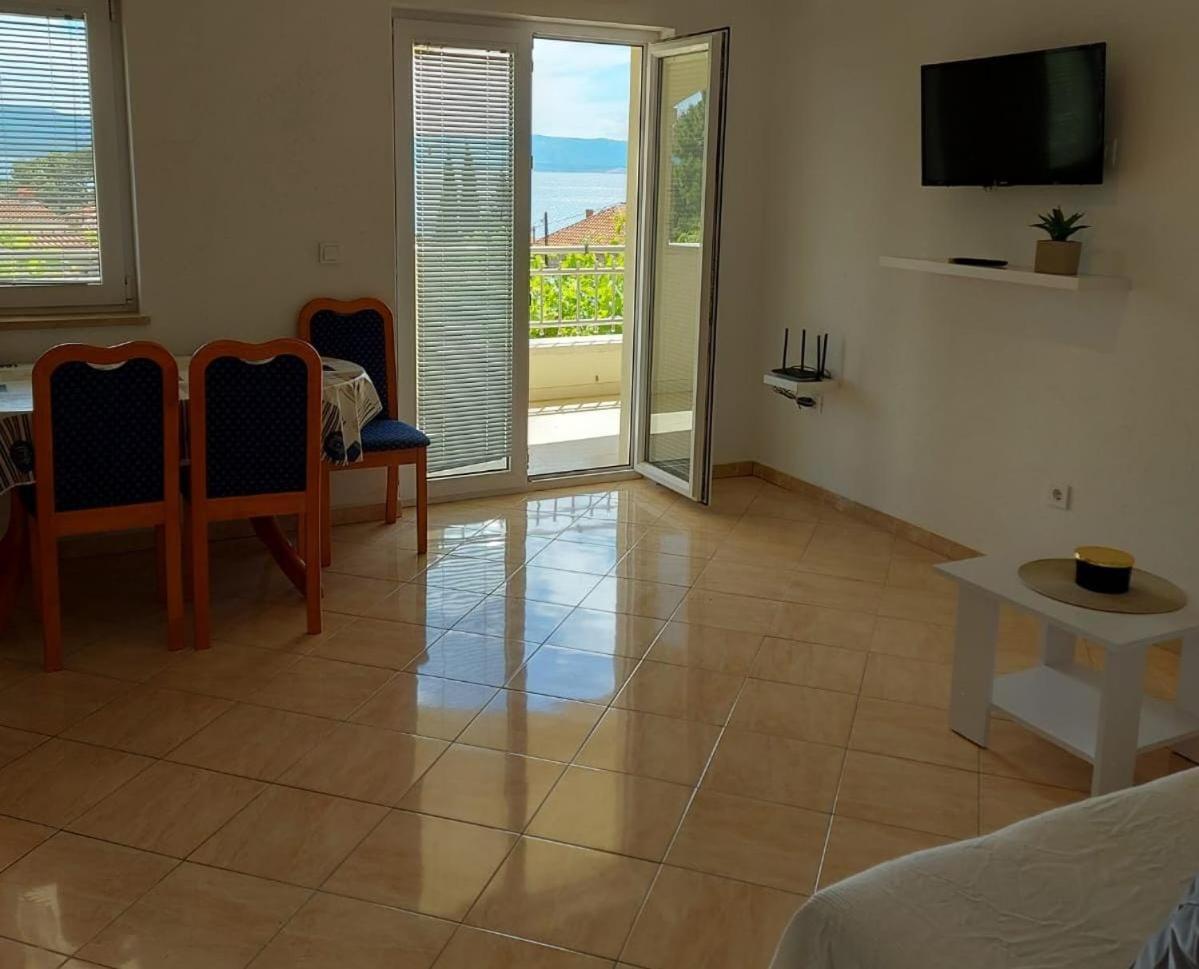 Apartments Gojevic Bol Quarto foto